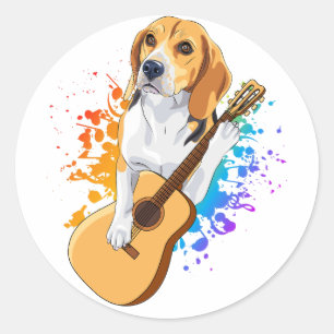 Pegatina Redonda Perro Beagle Tocando Guitarra Acústica