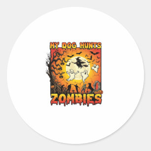 Pegatina Redonda Perro Caza Zombies Halloween Fantasmas Bruja Luna