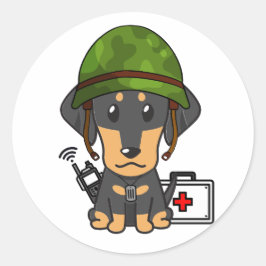 Pegatina Redonda Perro de Dachshund vestido con casco del ejército