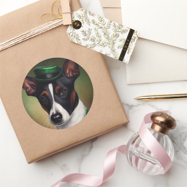 Pegatina Redonda Perro de Rat Terrier con vestido de San Patricio (Regalar)