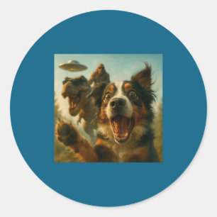 Pegatina Redonda Perro pastor australiano conmocionado T-rex Bigfoo