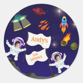 Pegatina Redonda Personalizado de cumpleaños de astronauta espacial