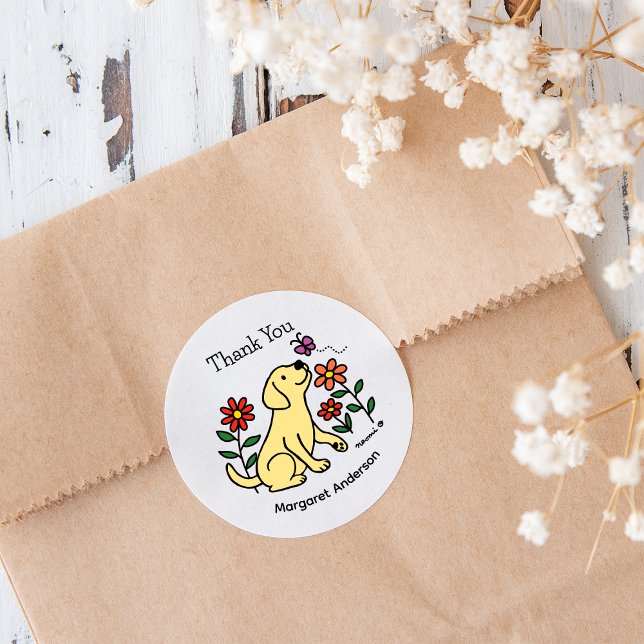 Pegatina Redonda Personalizado de flores amarillas de Labrador (Yellow Labrador Flowers Stickers for Labrador Owners.  Cute dog cartoon design.  Personalized.)