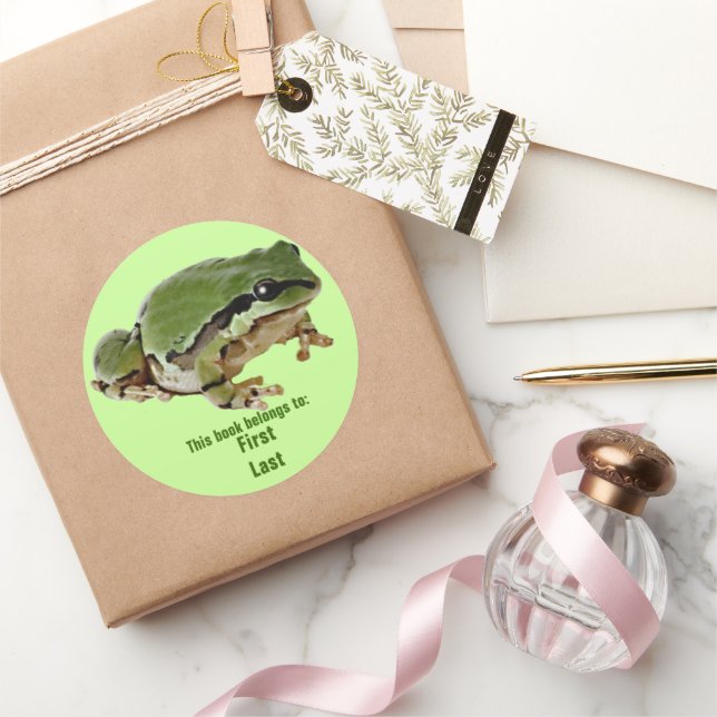 Pegatina Redonda Personalizado De Fotografía De Una Rana Verde En D (Regalar)