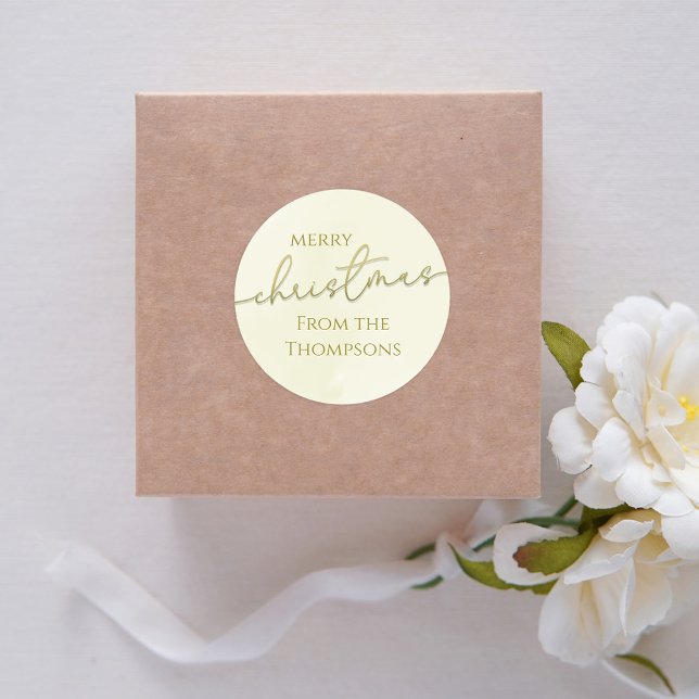Pegatina Redonda Personalizado de guión de caligrafía de oro navide (Merry Christmas gold calligraphy script circle sticker. )