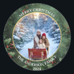 Pegatina Redonda Personalizado Photo Christmas Sticker<br><div class="desc">Personalizado Foto Pegatina de Navidad: Apreciar a su Pegatina de Ronda de Recuerdos de vacaciones Crear recuerdos de vacaciones duraderos con nuestro pegatina fotográfico Navidades personalizado. Con su foto favorita, este pegatina festivo añade un toque personal a la envoltura de regalos, tarjetas de vacaciones y decoraciones. Celebra la temporada con...</div>