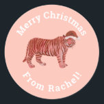 Pegatina Redonda Personalizado Rosa Merry Christmas Santa Tiger<br><div class="desc">Este lindo pegatina redondo clásico rosado personalizado de Feliz Navidad Santa Tiger le dará a sus regalos un toque personal fácilmente. Puede editar el texto si hace clic en el botón personalizar y cambia el estilo de fuente, color y texto. Tus regalos tendrán un toque personal único con este ilustracion...</div>