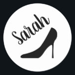 Pegatina Redonda Personalizado tacones altos tacones negros tacones<br><div class="desc">Personalizado tacones altos tacones negros tacones tacones de la silueta de zapatos Pegatina redondo clásico. Gráfico clásico con tipografía de escritura. Los colores se pueden cambiar. Grande, ya que los sellos para sobres y los partidos favorecen a los selladores. Diversión por cumpleaños, boda, ducha de novia, fin de semana de...</div>