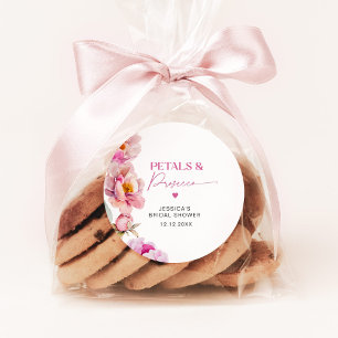 Pegatina Redonda Pétalos de peonía rosa brillante y novia prosecco