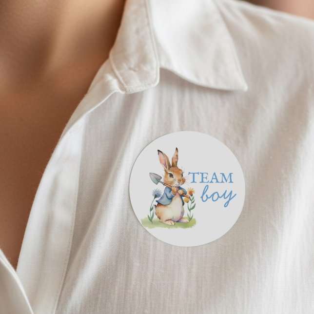 Pegatina Redonda Peter Rabbit Team Boy Gender Reveal (Team Boy Peter Rabbit storybook themed gender reveal voting guest labels)