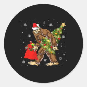 Pegatina Redonda Pie grande con árbol de navidad Sasquatch Creyente