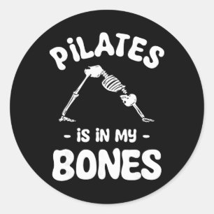 Pegatina Redonda Pilates Está En Mis Huesos Meditación Halloween