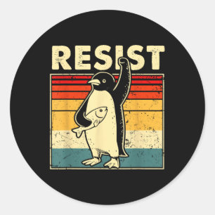 Pegatina Redonda Pingüino gracioso se resiste a la protesta de los 