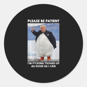 Pegatina Redonda Pingüinos Contra Aranceles Protesta Anti-Trump Man