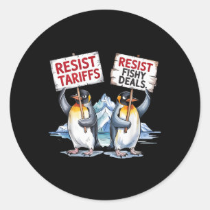 Pegatina Redonda Pingüinos resistentes protestan contra Pengu, el c