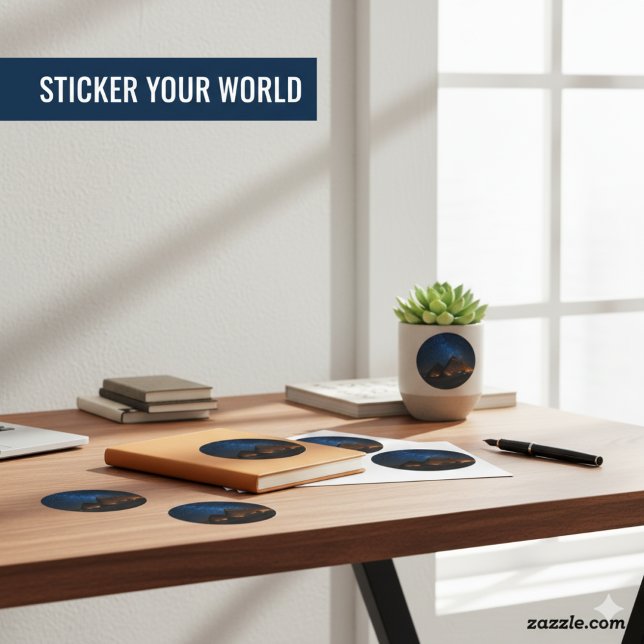 Pegatina Redonda Pirámides bajo las estrellas | Cielo nocturno egip (Subido por el creador)