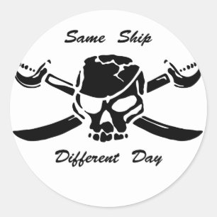 Pegatina Redonda Piratas Jolly Roger Mismo Día Diferente