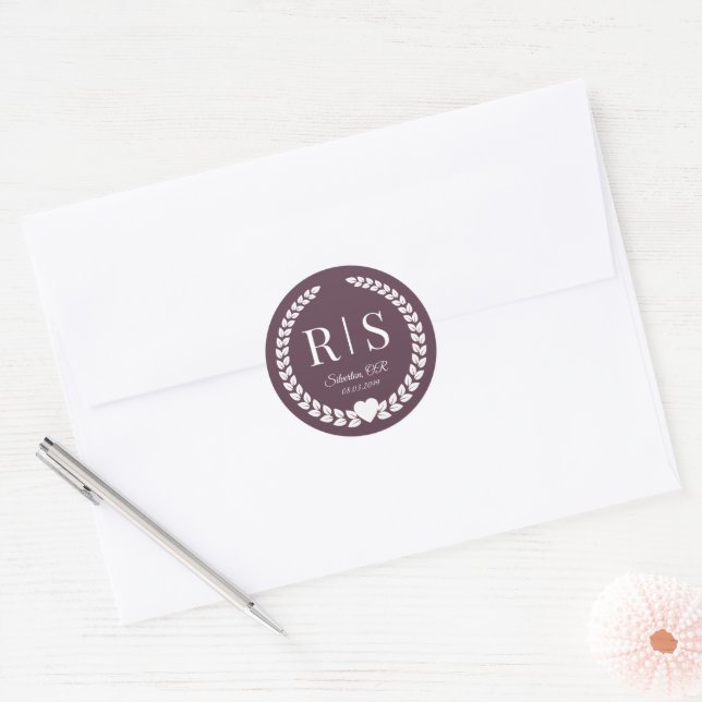 Pegatina Redonda Plum Purple Wedding Monogram Initials (Sobre)