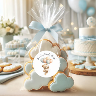 Pegatina Redonda Podemos Esperar A Un Niño De Oso. Baby Shower