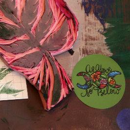 Pegatina Redonda Por Encima Muy Por Debajo De La Triple Luna