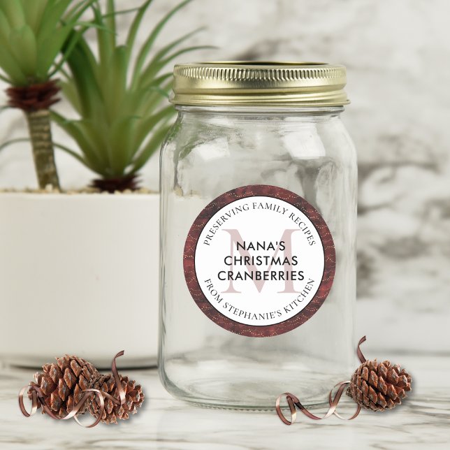 Pegatina Redonda Preservando recetas familiares a Navidades de Borg (Christmas Burgundy Jar Label with Monogram Preserving Family Recipes)