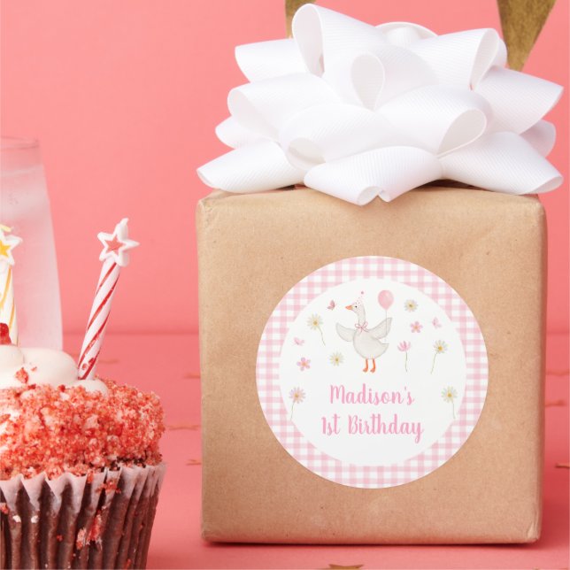 Pegatina Redonda Primer cumpleaños de una margarita rosada de prima (Fiesta)