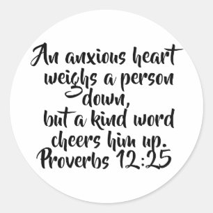 Pegatina Redonda Proverbios 12:25 Elegante verso de la Biblia Perso