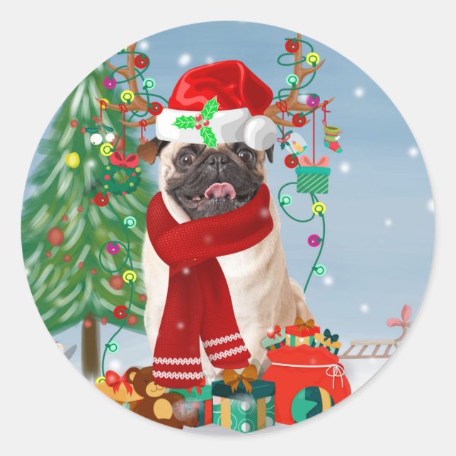 Pegatina Redonda Pug Dog en nieve con regalos de Navidades (Anverso)