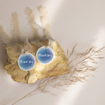 Pegatina Redonda Purpurina Azul Gracias Boda soñada<br><div class="desc">Este moderno azul acuarela gracias a los pegatinas de novios es perfecto para una elegante recepción nupcial contemporánea. La colección de diseño minimalista, clásico y elegante presenta trazos de pincel de color agua en tonos bonito. Estos pegatinas pueden ser usados para una boda, una ducha de novia o cualquier evento....</div>