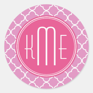 Pegatina Redonda Quatrefoil rosa Rosa con monograma Personalizado