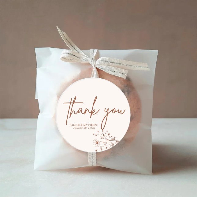 Pegatina Redonda Quemado Rústico Naranja Elegante Boho Agradecimien (Rustic burnt orange boho thank you round sticker adds warm, personalized wedding charm.)