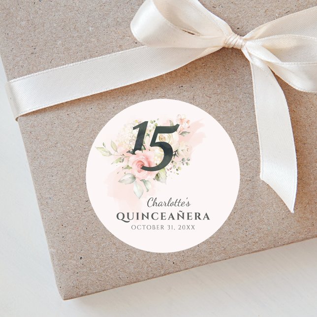 Pegatina Redonda Quinceanera Pink Floral 15º cumpleaños (Pink Floral Quinceanera 15th Birthday Party Script Round Sticker)