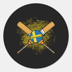 Pegatina Redonda Raqueta de cricket sueca y bandera de Suecia