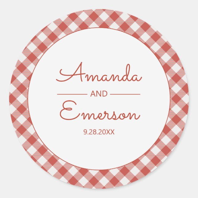 Pegatina Redonda Red Gingham Check Fun Casual Custom Wedding Favor (Anverso)