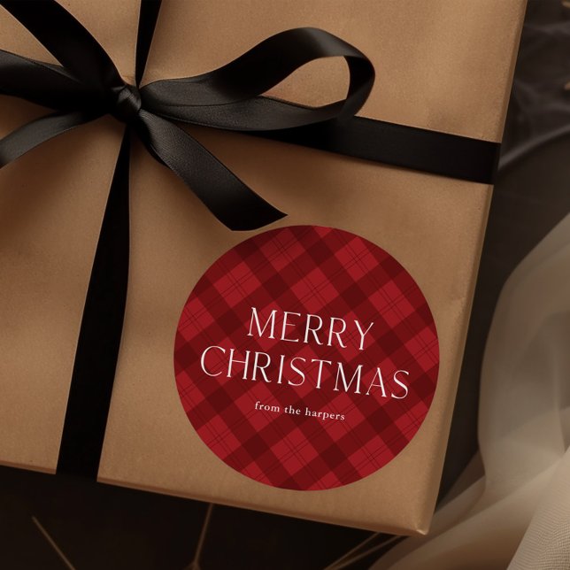 Pegatina Redonda Red Plaid Merry Christmas  (Modern red plaid rustic Christmas gift tag sticker.)