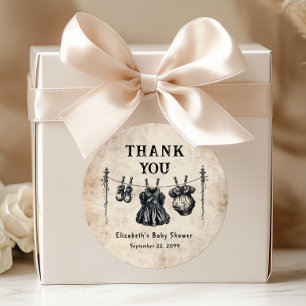 Pegatina Redonda Regalo de Baby Shower Gothic Clothesline