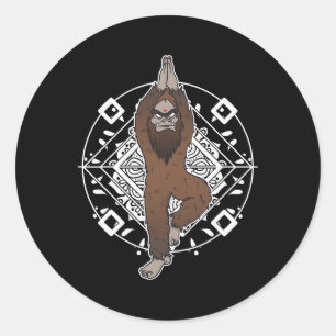 Pegatina Redonda Regalo divertido de Bigfoot Sasquatch Yeti Yoga Me