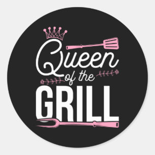Pegatina Redonda Reina De La Parrilla Carne Ahumada Bbq Byrbecue