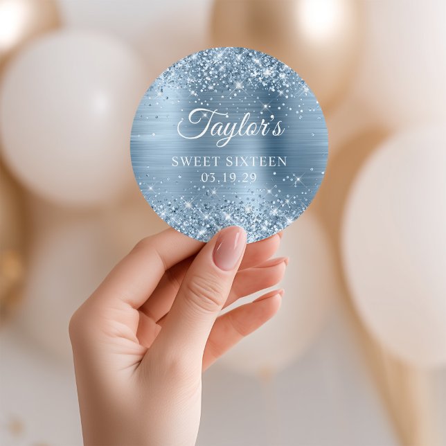 Pegatina Redonda Relieve metalizado azul claro Purpurinoso dulce di (Glittery Light Blue Foil Sweet Sixteen Classic Round Sticker)