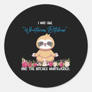 Pegatina Redonda Remera Dije Lo Que Sea Sloth Yoga Meditando Ranura