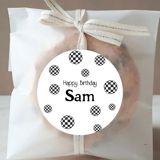 Pegatina Redonda Retro Black & White Checkered Nombre de cumpleaños (Subido por el creador)