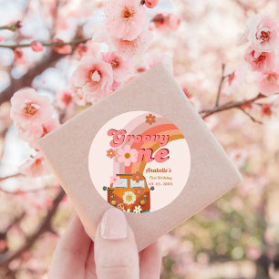 Pegatina Redonda Retro Groovy una fiesta de cumpleaños de las flore