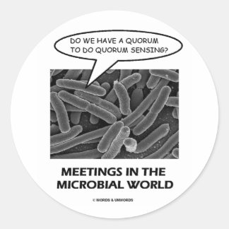 Pegatina Redonda Reuniones En El Mundo Microbiano (Detección Del Qu