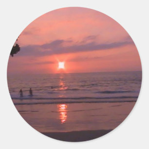 Pegatina Redonda Romántica playa hawaiana del océano atardecer