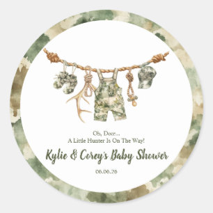 Pegatina Redonda Ropa de Caza Camuflaje para Niño Baby Shower