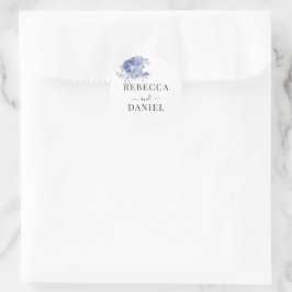 Pegatina Redonda rosas azules polvorientas rústicas y otras flores