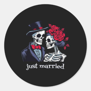 Pegatina Redonda Rosas Skeleton Bride Y Groom Skeleton Halloween