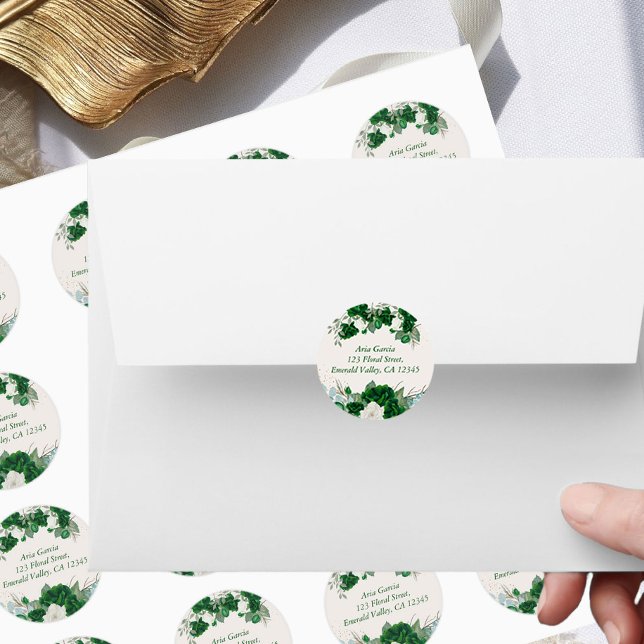Pegatina Redonda Rosas Verde Esmeralda y Eucalipto Nombre y Direcci (Address stickers from the Royal Rose Emerald Green Quinceanera Collection by Darling & May)