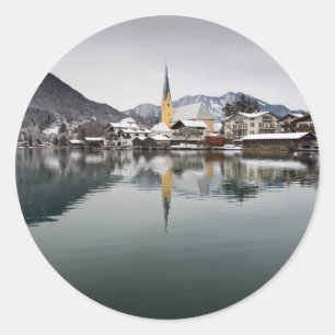 Pegatina Redonda Rottach-Egern en Tegernsee, Baviera en invierno