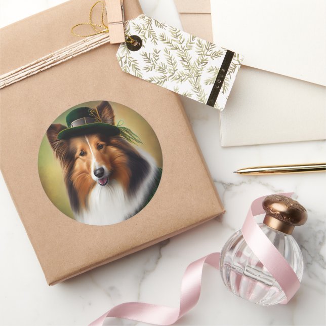 Pegatina Redonda Rough Collie Dog in St. Patrick's Day Vress (Regalar)